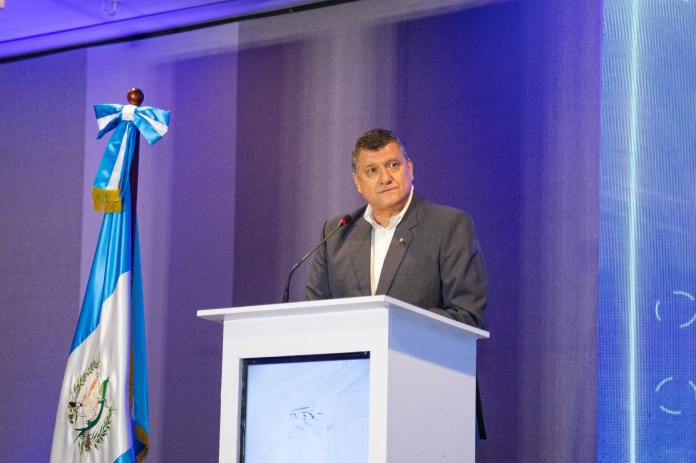 Vicepresidente de la República, Guillermo Castillo. Foto: Guillermo Castillo en 