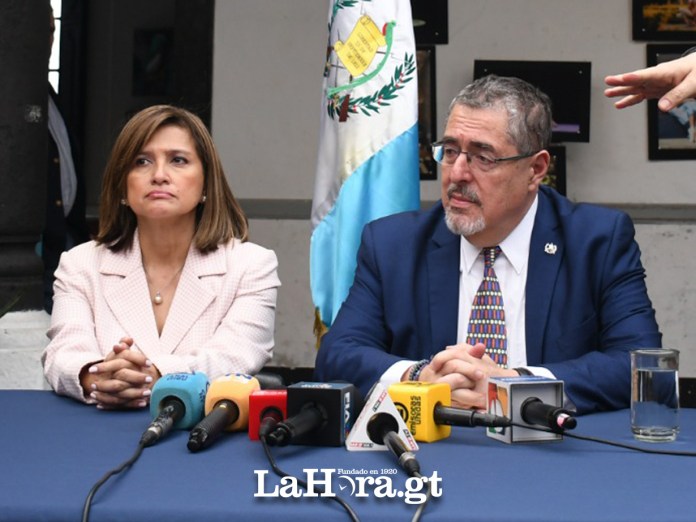 El presidente electo, Bernardo Arévalo y la vicepresidenta electa Karin Herrera