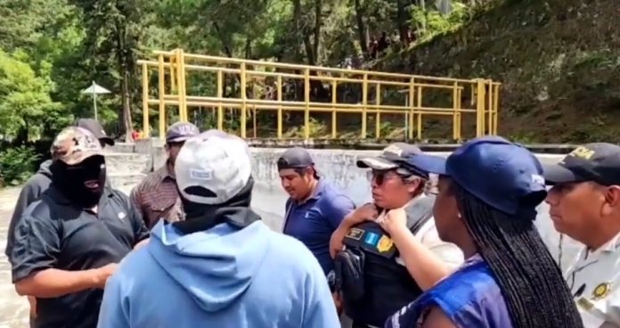 El pasado lunes 9 y martes 10 de octubre, vecinos de Chimaltenango tomaron las instalaciones de Emagua. Foto La Hora/Empagua