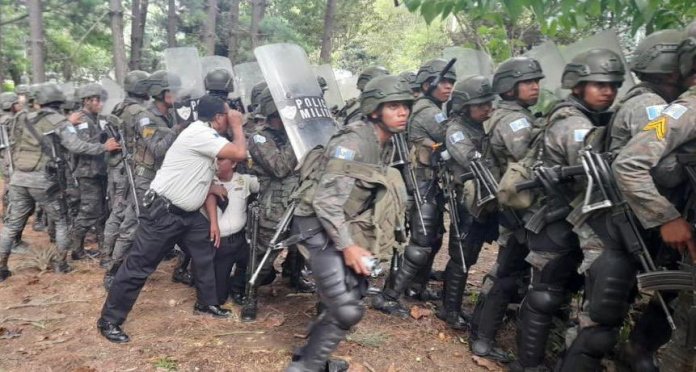 Ejército de Guatemala durante el pasado 10 de octubre en las instalaciones del embalse Xayá Pixcayá.