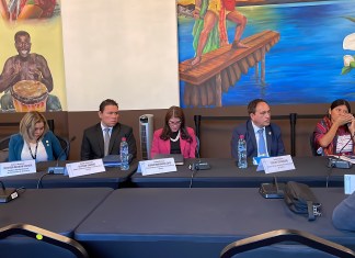 Jeniffer Aldana, Alfredo Sánchez, Gloria López y Carlos Solórzano, relatores de izquierda a derecha. Foto: La Hora/Zuricza Motta