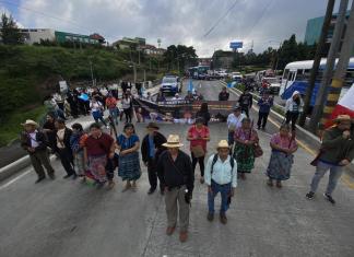 La Cámara de Comercio hizo un llamado "urgente a la cordura y paz social" a la población manifestante.