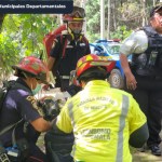 Bomberos Municipales Departamentales atendieron a las personas que resultaron afectadas por los gases lacrimógenos en Zaragoza. Foto La Hora/Bomberos Municipales Departamentales