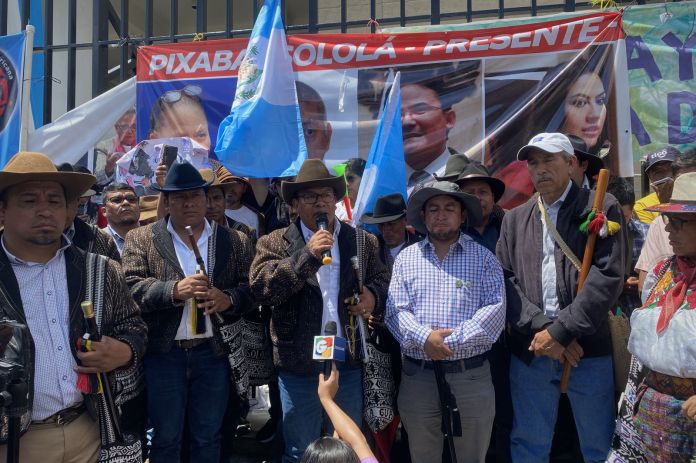Por medio de un comunicado, las autoridades ancestrales señalaron su gratitud hacia Barrientos quien bajo su administración mostró respeto hacia los manifestantes.