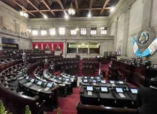 Diputados de la IX legislatura se reunieron por última vez el pasado 27 de septiembre. Foto La Hora: Zuricza Motta