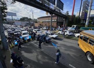 Los bloqueos persisten en distintos puntos de la ciudad capital y del interior del país.