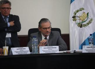 Diputado Enrique Montano, presidente de la comisión pesquisidora que conoce el antejuicio en contra de los magistrados del Tribunal Supremo Electoral (TSE) por supuestas anomalías en la adquisición del sistema de Transmisión de Resultados Electorales Preliminares (TREP).