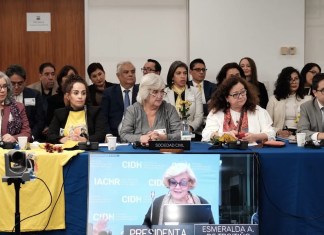 Exoperadores de justicia exiliados en el extranjero, en una audiencia celebrada ante la Comisión Internacional de Derechos Humanos