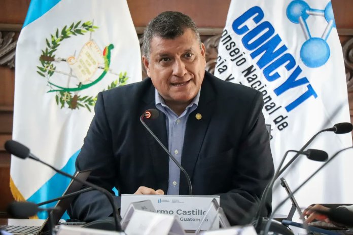 El vicepresidente, Guillermo Castillo, insiste que la Contraloría General de Cuentas no hizo reparos sobre contrataciones en la Senabed.