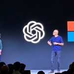 El CEO de OpenAI, Sam Altman, (izq) en el escenario con el CEO de Microsoft, Satya Nadella desarrolladores de OpenAI. Foto La Hora / AP