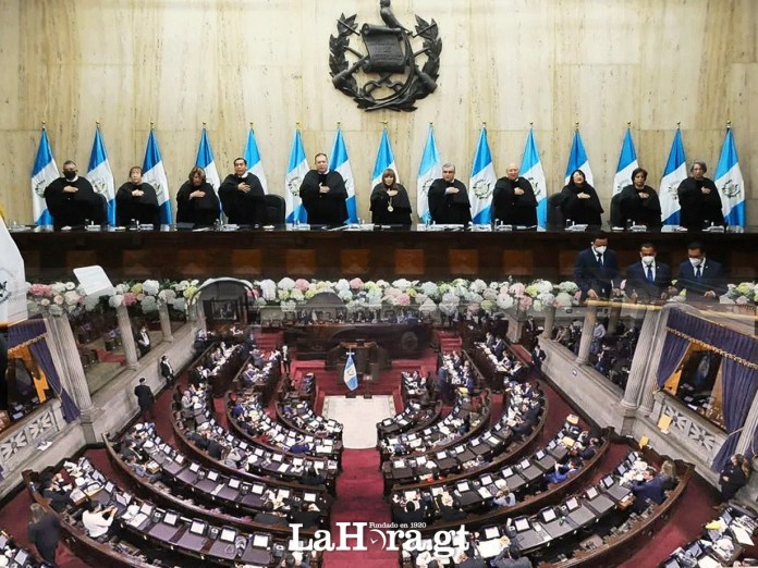 Diputados de posición denuncian acuerdos de la alianza legislativa para colocar a magistrados de la Corte Suprema de Justicia.