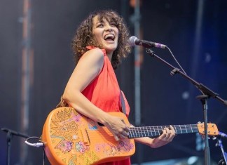 Este no es el primer trabajo de Gaby Moreno y Omara Portuando, ambas cantantes, también colaboraron en la canción "Bolero a la vida" en 2021.