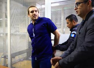 Caso Usac: Javier de León hace especial pedido previo a audiencia Javier de León pide ayuda para su prima, que está padeciendo de esclerosis múltiple, una enfermedad incurable y dolorosa. (Foto La Hora: María José Bonilla)