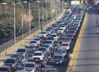 Multas de tránsito: Municipalidad de Guatemala ofrece aplicar descuentos El descuento se trata del 50% de descuento en multas de tránsito, 90% de descuento en tasas de depósitos por vehículos consignados y el 100% de intereses por mora, pero esto también aplica para términos y condiciones.