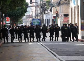 Complicaciones en zona 1: "Trabajo" de diputados ocasiona tránsito y malestar en comerciantes La Junta Directiva del Congreso de la República bajo el mando de Shirley Rivera decide que temas se conocerán en el pleno, algunos los apresura y otros los atrasa.