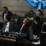 La estrategia del grupo oficialista sería promover una moción privilegiada para retomar el tema del antejuicio contra los magistrados del TSE.