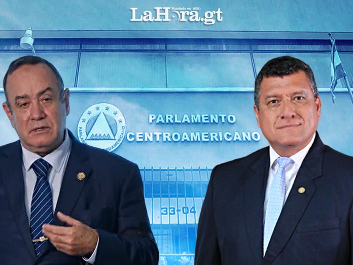 En la foto, el presidente Alejandro Giammattei y el vicepresidente, Guillermo Castillo, ambos llegarán al Parlaren al terminar su mandato.