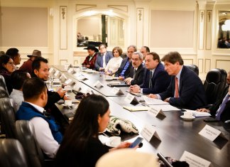 El Subsecretario de Crecimiento Económico, Energía y Medio Ambiente, José W. Fernández, se reunió con líderes indígenas y empresariales en Guatemala.