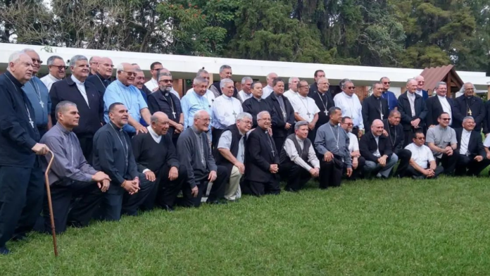 El SEDAC, es el Secretariado de los obispos de América Central, conformada por los Países de Panamá, Costa Rica, Nicaragua, Honduras, el Salvador y Guatemala.