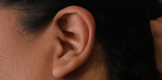 El dolor de oído podría tener varias causas, entre ellas, infección y cerumen. Foto La Hora: María José Bonilla