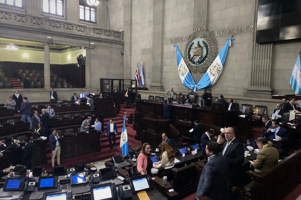 Abogados accionaron por la rapidez con que los diputados retiraron la inmunidad a cuatro magistrados del TSE. Foto: La Hora