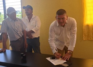 Suman dos alcaldes que, tras haber tomado el poder en sus respectivos municipios, anunciaron sus decisiones de bajarse el sueldo. Este jueves 18 de enero, se conoció que Elmer Bladimir García Barrientos, jefe edil de Santa Ana, Petén, optó por recortar sus ingresos.