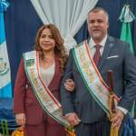 El alcalde de Jutiapa, Óscar Edilberto Pineda Barahona, junto a su esposa.