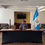 Juan Carlos Pellecer Agustín, alcalde de San Juan Sacatepéquez en la conferencia de prensa de este 26 de enero. Foto: captura de video/La Hora