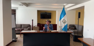 Juan Carlos Pellecer Agustín, alcalde de San Juan Sacatepéquez en la conferencia de prensa de este 26 de enero. Foto: captura de video/La Hora