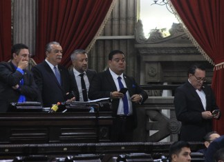 El diputado de VAMOS, Allan Rodríguez, aspira a dirigir de nuevo el Congreso, y se mofa de ser puertas abiertas. Foto: José Orozco/La Hora