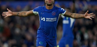 Raheem Sterling del Chelsea celebra tras anotar el tercer gol de su equipo en el duelo de la Copa FA ante Preston. Foto: Bradley Collyer-AP/La Hora
