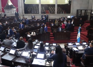 Diputados se enfrentaron por la iniciativa que busca reformas a las Clases Pasivas del Estado. Foto: María José Bonilla/La Hora