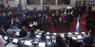 Diputados se enfrentaron por la iniciativa que busca reformas a las Clases Pasivas del Estado. Foto: María José Bonilla/La Hora