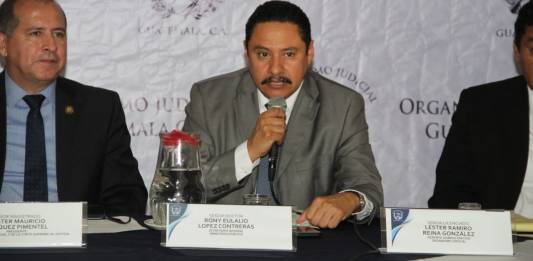 El magistrado suplente, Rony López, fue secretario general de Consuelo Porras y laboró en el Organismo Judicial. Foto: X de MP/La Hora