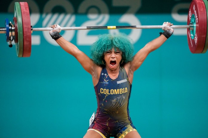 Concepción Usuga levantadora de pesas colombiana en los Juegos Panamericanos de Santiago 2023. Foto: AP/La Hora