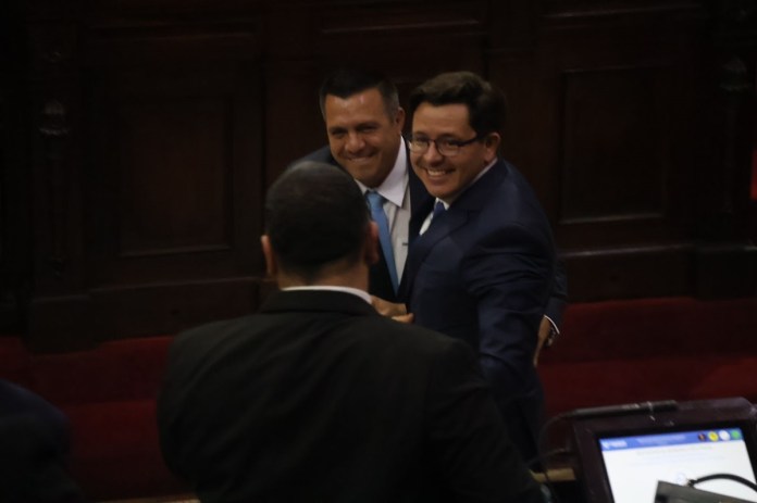 Julio Héctor Estrada asumió por el partido Cabal, anteriormente fue Ministro de Finanzas. Foto: María José Bonilla/La Hora