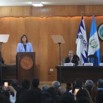 La vicepresidenta, Karin Herrera, participa en un acto público en la Universidad de San Carlos (Usac). Foto: José Orozco/La Hora