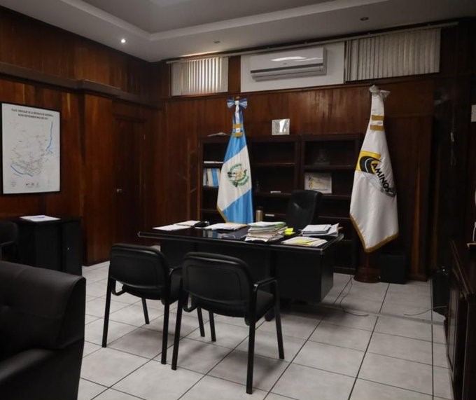 Fotografía del despacho superior de la DGC, distribuida por el Ministerio de Comunicaciones. Foto: CIV/ La Hora