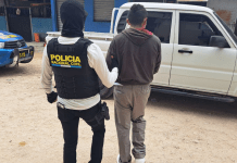 PNC localiza y expulsa a "Popeye": estos son los delitos contra el salvadoreño Este es el primer presunto pandillero salvadoreño expulsado en el 2024. (Foto La Hora: Cortesía PNC)