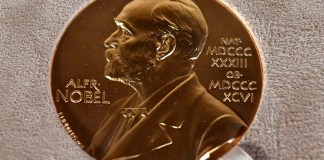 La medalla del Premio Nobel de la Paz. Foto tomada en Nueva York el 8 de diciembre de 2020. Foto: Angela Weiss-AP/La Hora