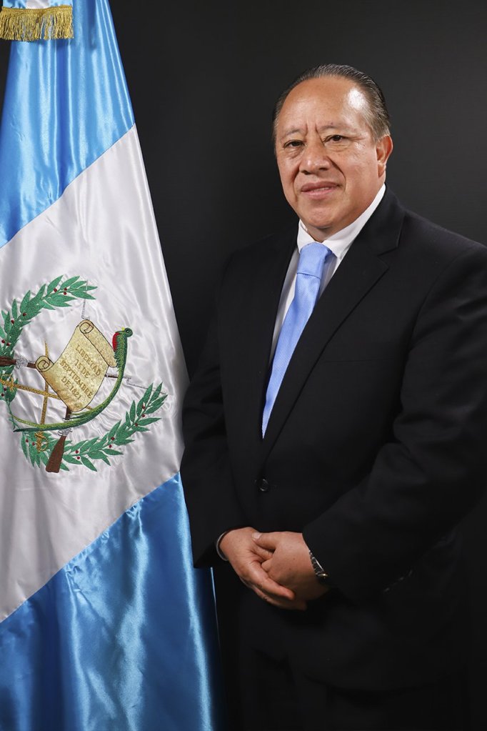 Rudy González.