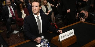 Mark Zuckerberg, director ejecutivo de Meta, comparece ante la audiencia del Comité Judicial del Senado de EE. UU. "Las grandes tecnologías y la crisis de explotación sexual infantil en línea" en Washington, DC, el 31 de enero de 2024.