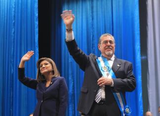 Los senadores demócratas felicitaron a Bernardo Arévalo y Karin Herrera por la toma de posesión, la que calificaron como histórica.