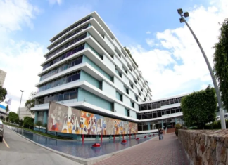 Oficinas centrales del IGSS. La institución pudo haber incurrido en fraccionamiento de compras al adquirir el fármaco Trastuzumab. Foto: La Hora.