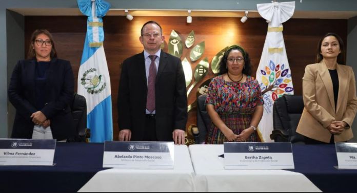 En el Ministerio de Desarrollo Social, los viceministerios serán ocupados por Vilma Fernández, Bertha Zapeta y María Alejandra Menaldo. Foto: AGN/La Hora