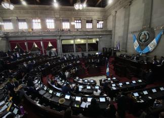 Los diputados pasaron más de dos horas discutiendo temas sociales, los cuales llevaban años en archivo. Foto: José Orozco