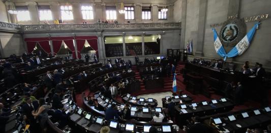 Los diputados pasaron más de dos horas discutiendo temas sociales, los cuales llevaban años en archivo. Foto: José Orozco