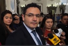 Samuel Pérez denuncia intento de allanamiento en su oficina, tras hallar daños en varias puertas