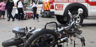 Miles de accidentes en motocicleta se producen al año en Guatemala. Foto La Hora / Bomberos Voluntarios.