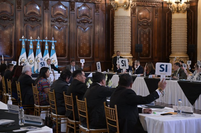 Primera reunión del Consejo Nacional de Desarrollo Urbano y Rural (Conadur) durante el gobierno de Bernardo Arévalo. Foto: Gobierno de Guatemala